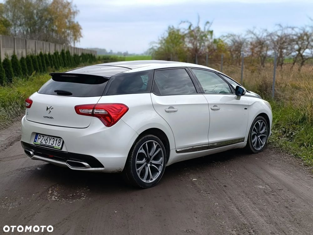 Citroën DS5 2.0 HDi Hybrid4 SoChic MCP - 4