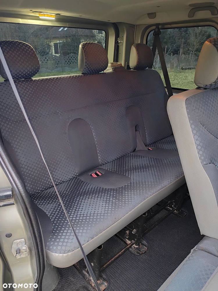 Renault Trafic Passenger L1H1 Expression - 12