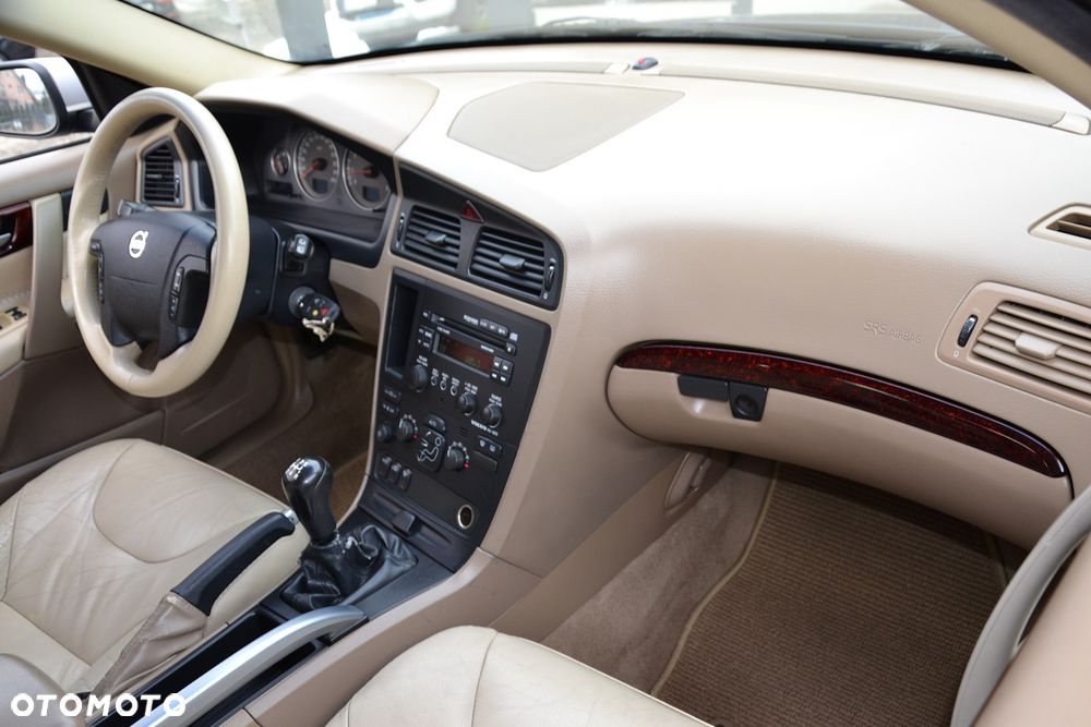 Volvo XC 70 AWD Premium - 28