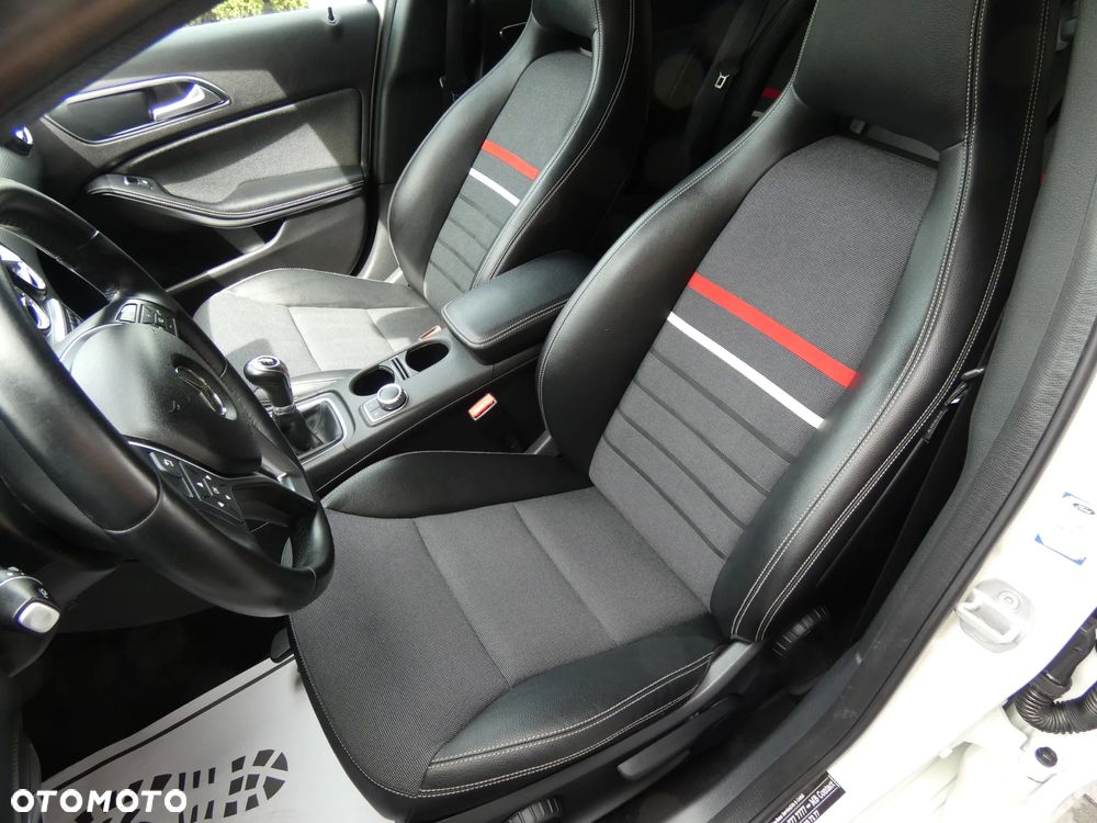 Mercedes-Benz Klasa A 180 (BlueEFFICIENCY) - 16