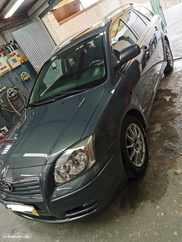 Toyota Avensis SW 2.0 D-4D - 1