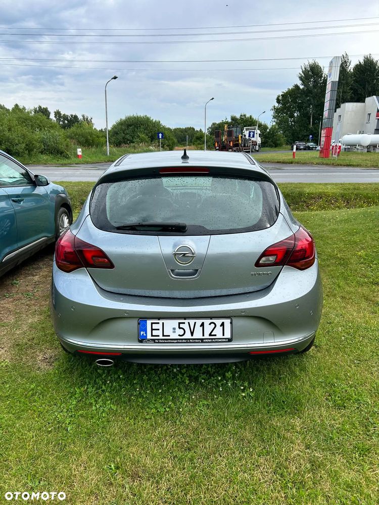 Opel Astra 1.4 Turbo Design Edition - 2