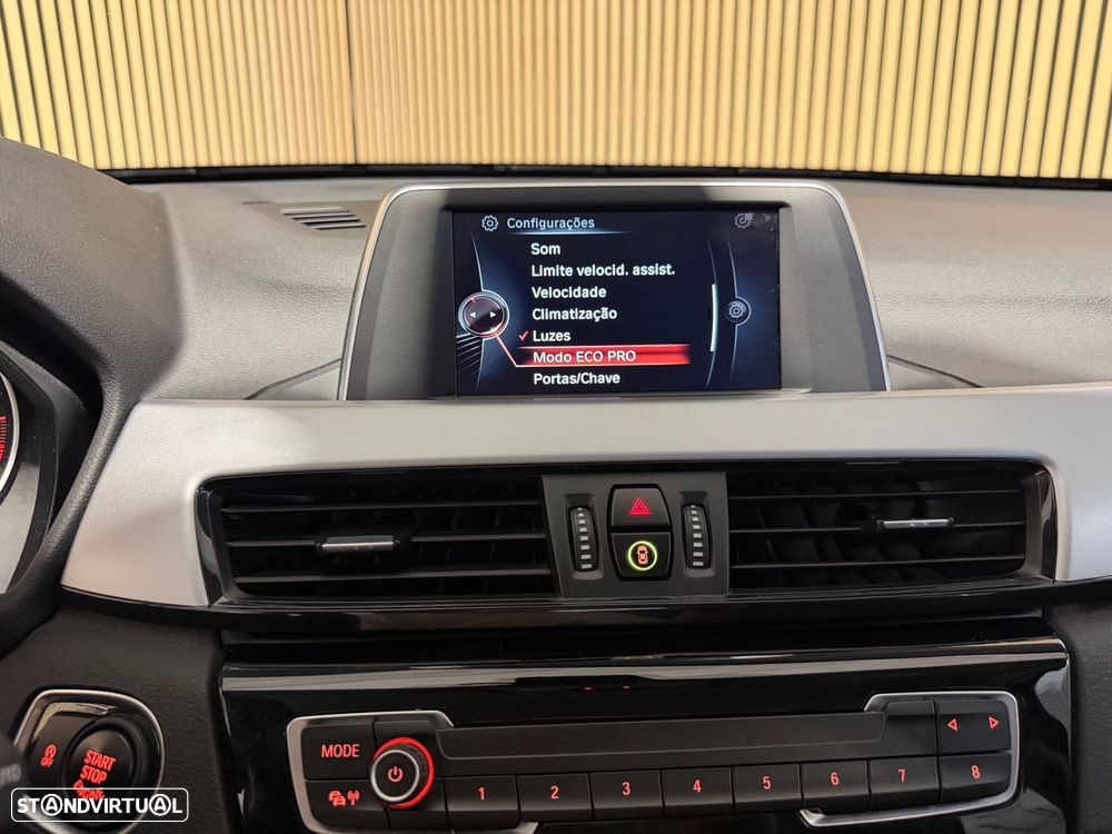 BMW X1 16 d sDrive Advantage - 25