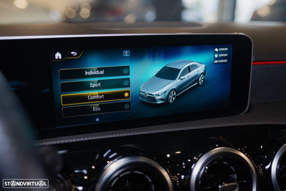 Mercedes-Benz A 180 Limousine d AMG Line Aut. - 37