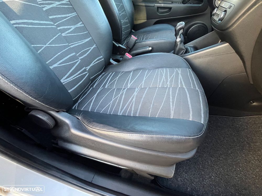 Kia Venga 1.4 CRDi ISG Prime - 25