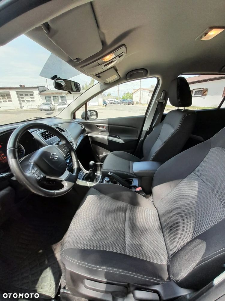 Suzuki SX4 1.6 Comfort 4WD - 13