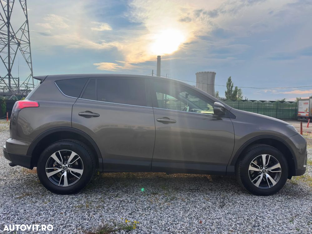 Toyota RAV4 2.0 D-4D 2WD Comfort - 4