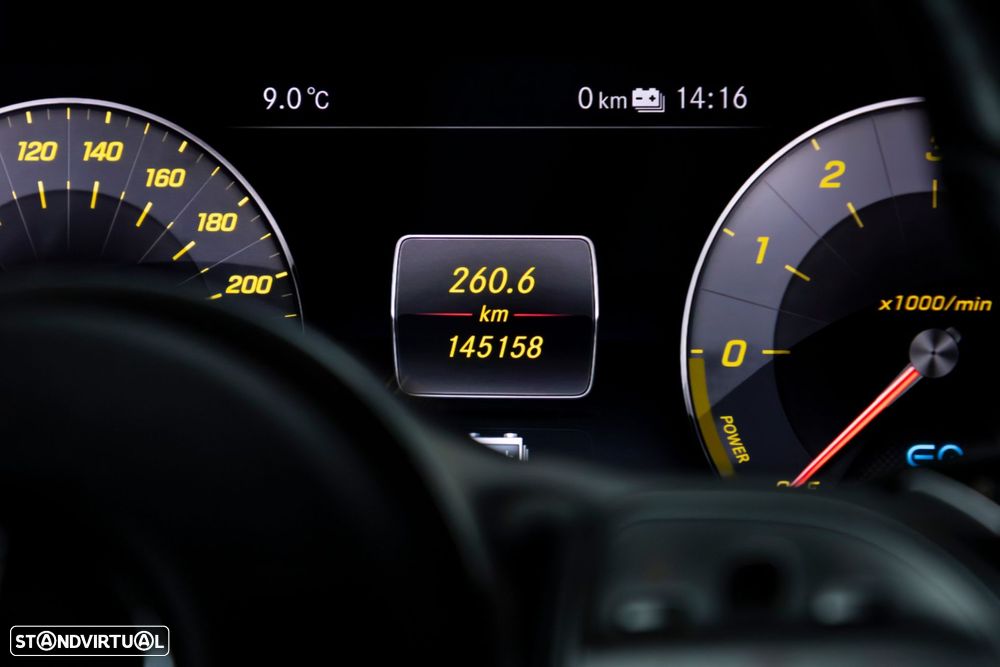 Mercedes-Benz E 300 de AMG Line - 19