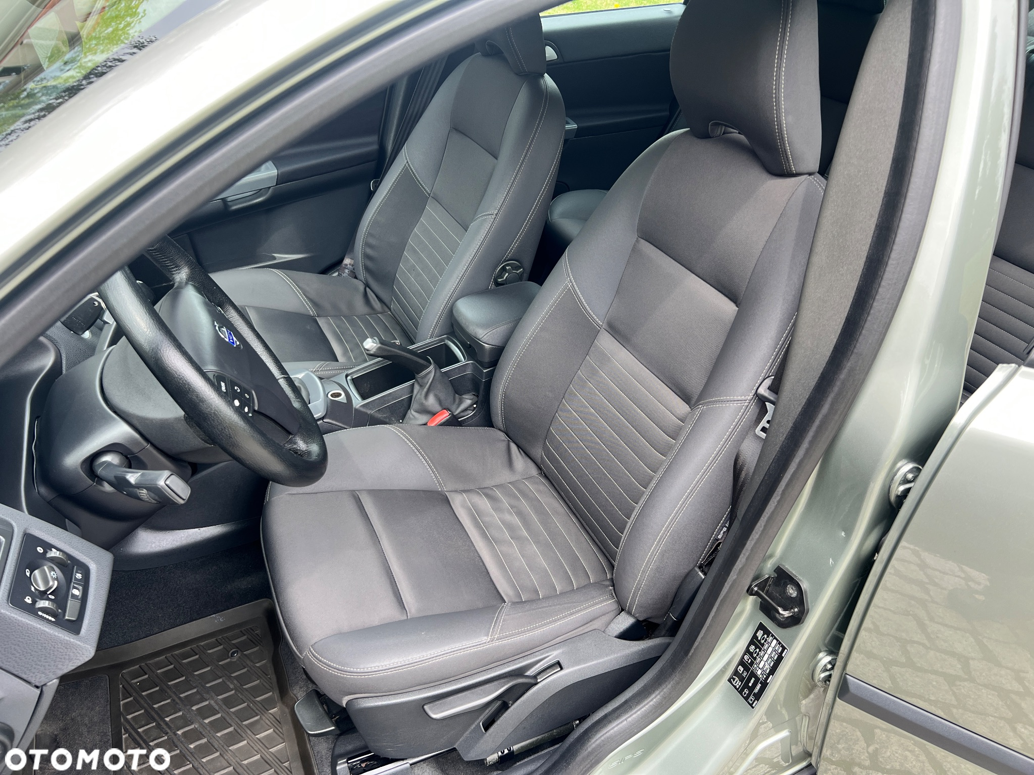 Volvo S40 1.8 - 15