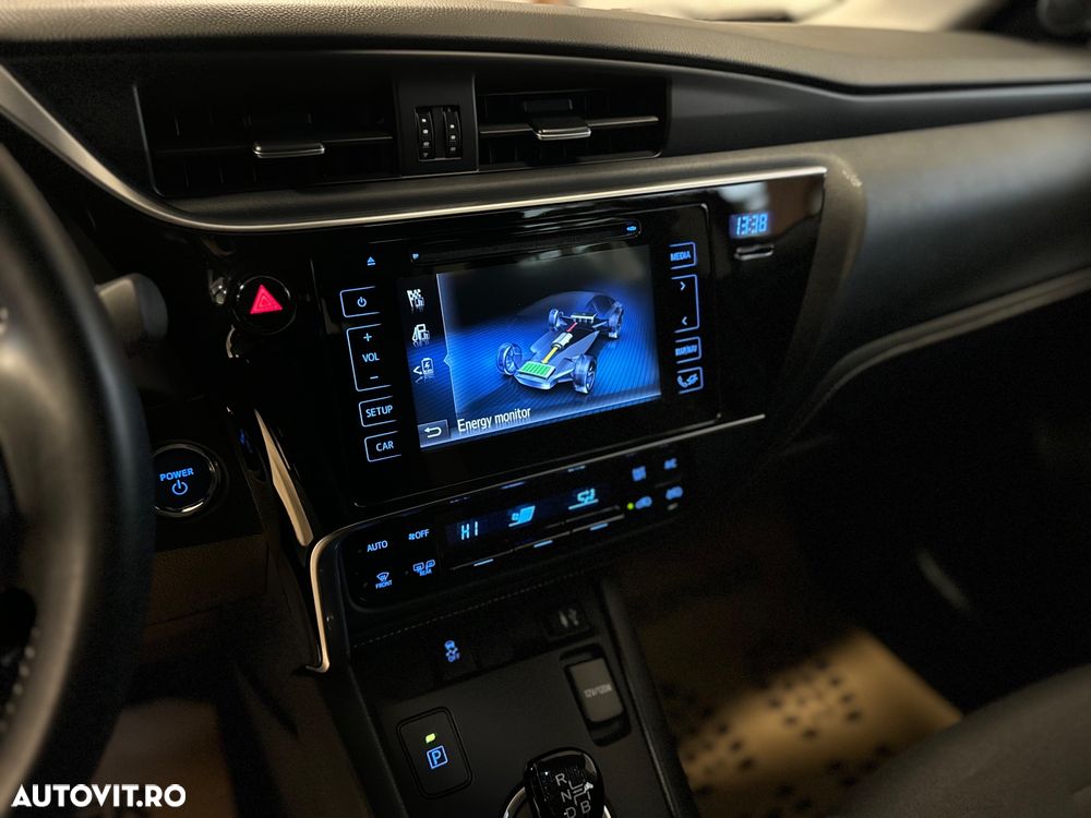 Toyota Auris 1.8 VVT-i Automatik Team Deutschland - 15