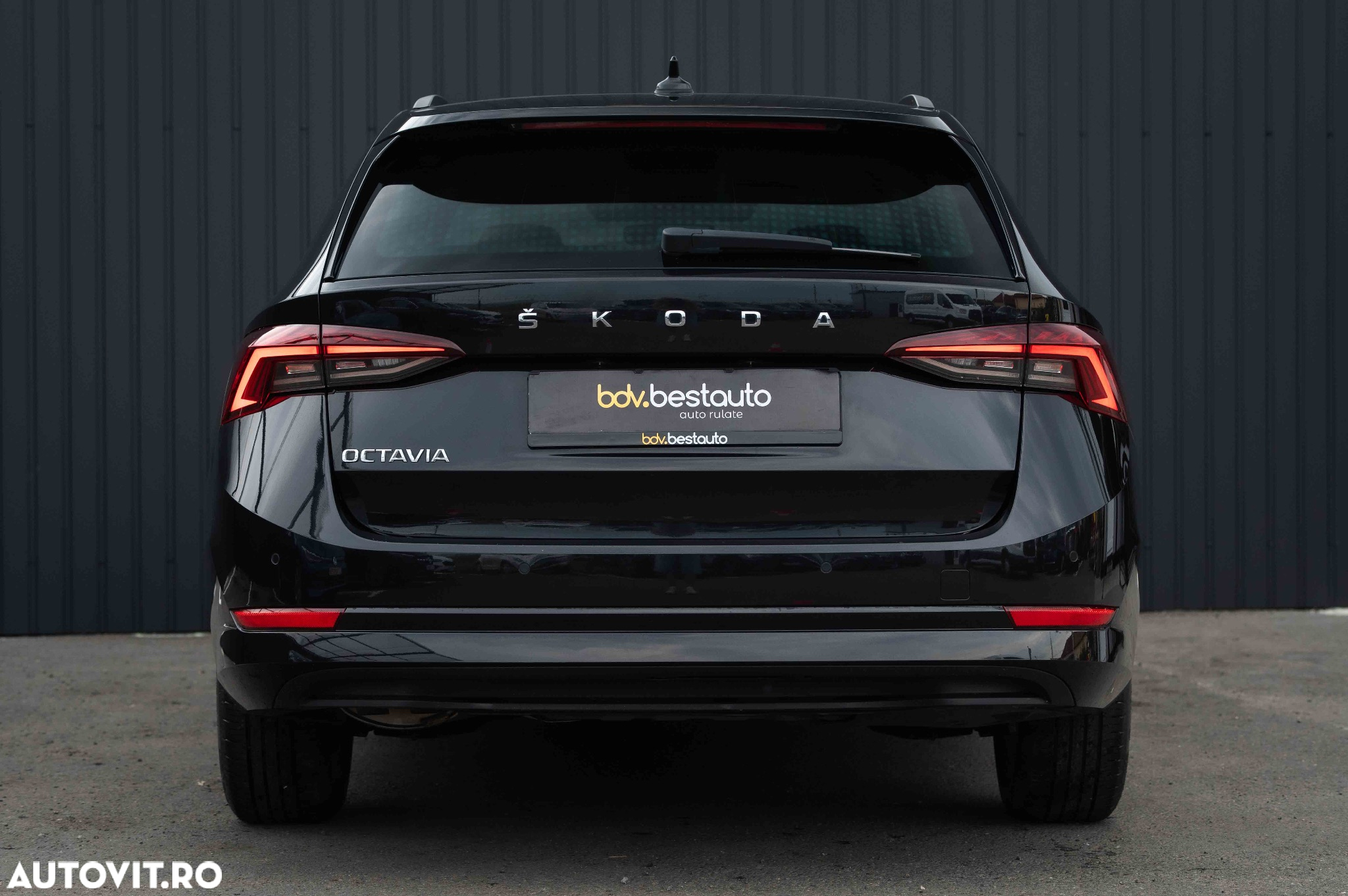 Skoda Octavia 2.0 TDI DSG Tour - 10