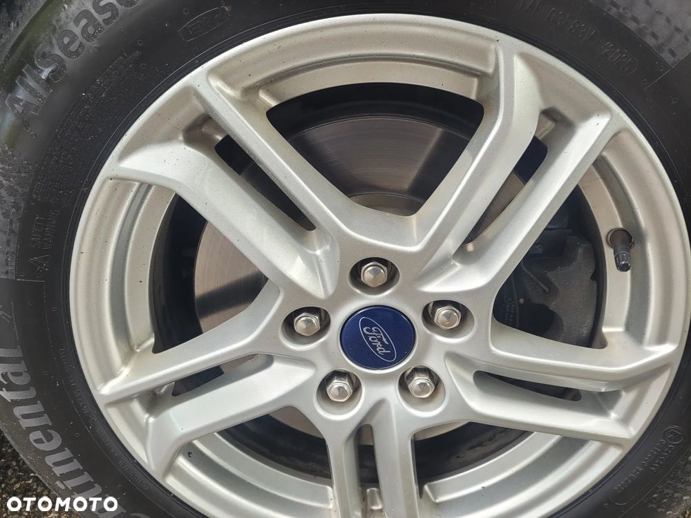 Ford Focus - 36