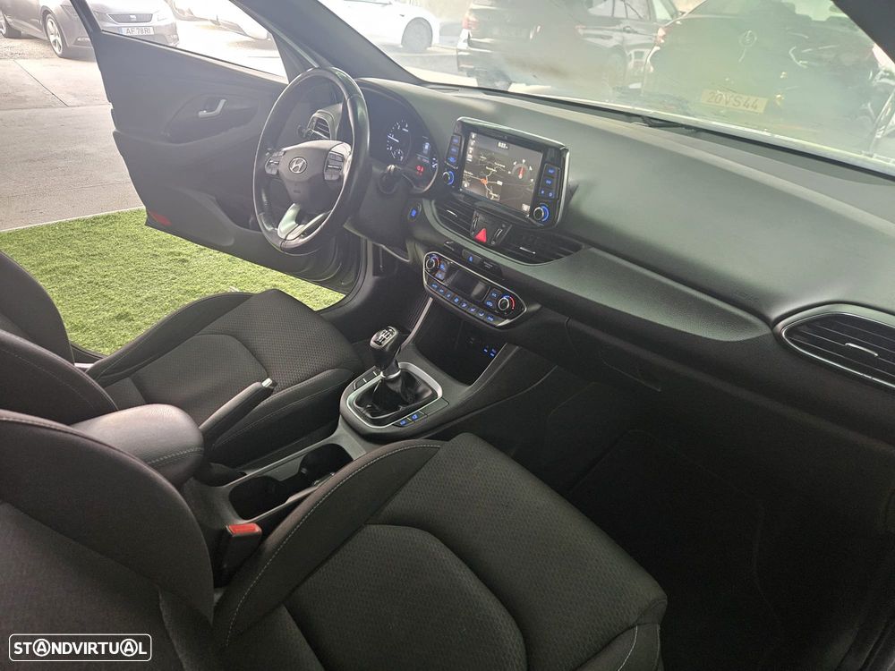 Hyundai i30 SW 1.6 CRDI Prime - 27
