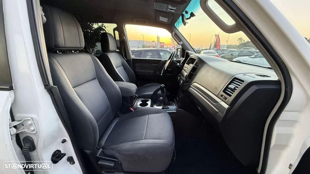 Mitsubishi Pajero 3.2 DI-D Intense - 31