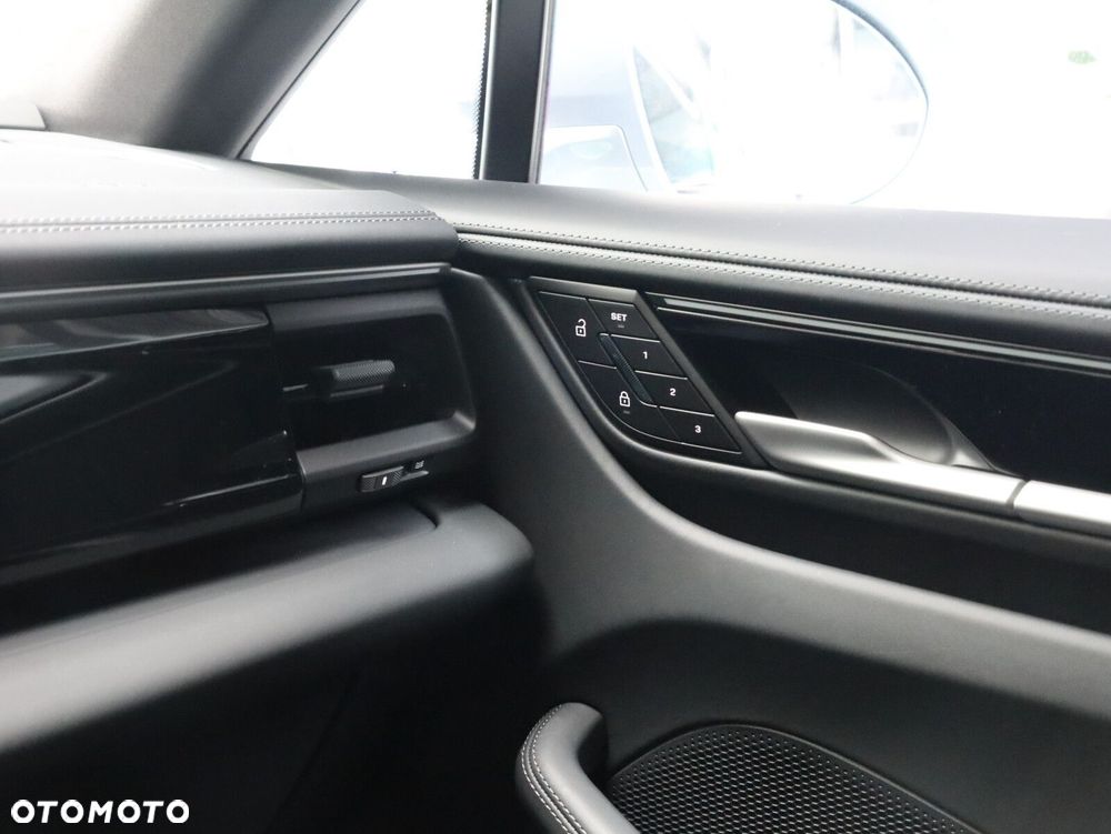 Porsche Macan - 27