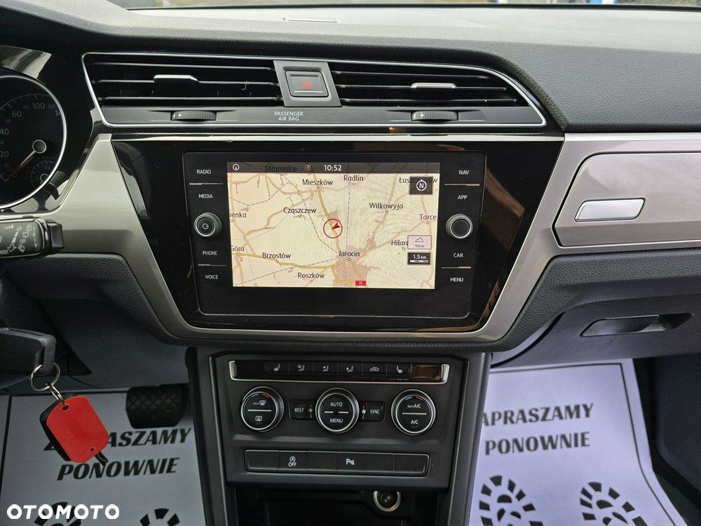 Volkswagen Touran - 28