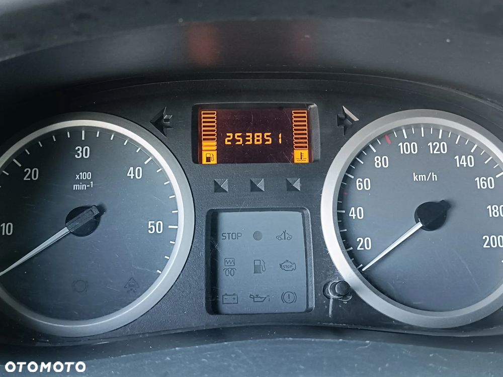 Opel Vivaro - 16