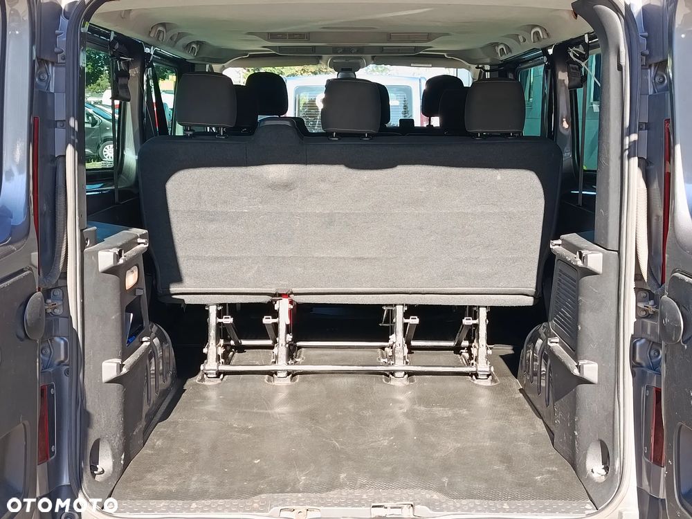 Renault Trafic - 12