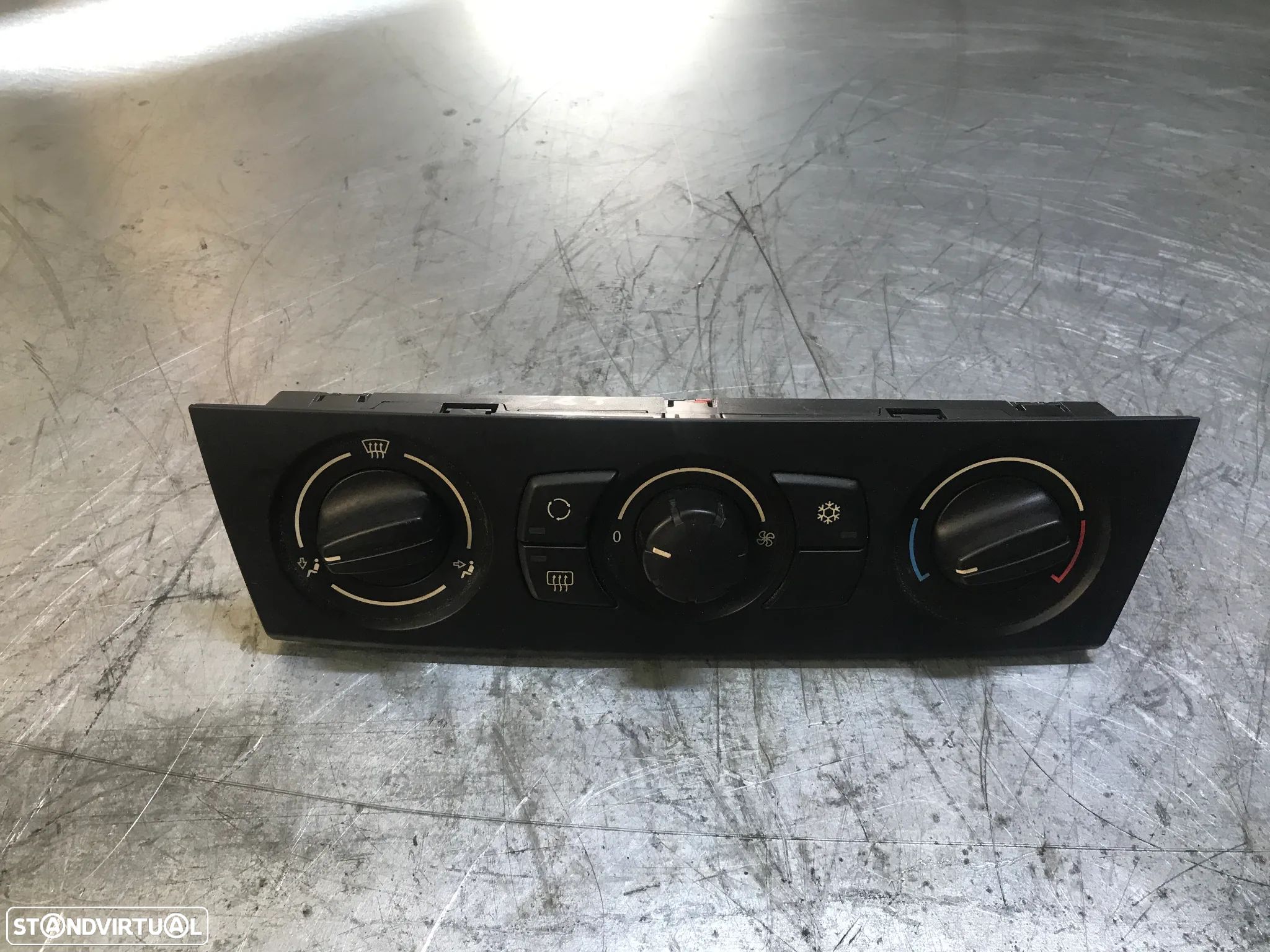 REGULADOR / COMANDO SOFAGEM E AC BMW 120D 320D E87 E82 E90 6411-6988064-01 - 1