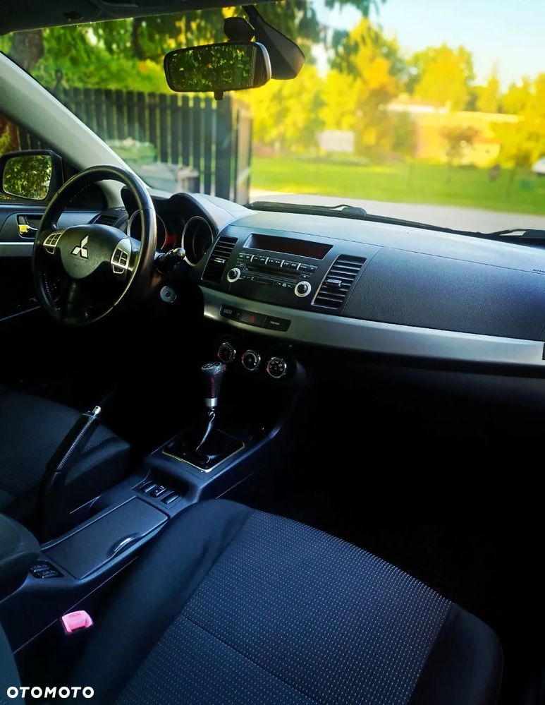 Mitsubishi Lancer - 17