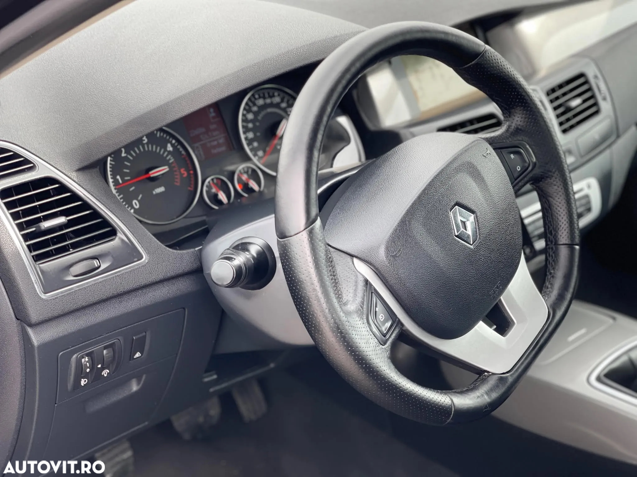 Renault Laguna dCi 110 FAP Limited - 22