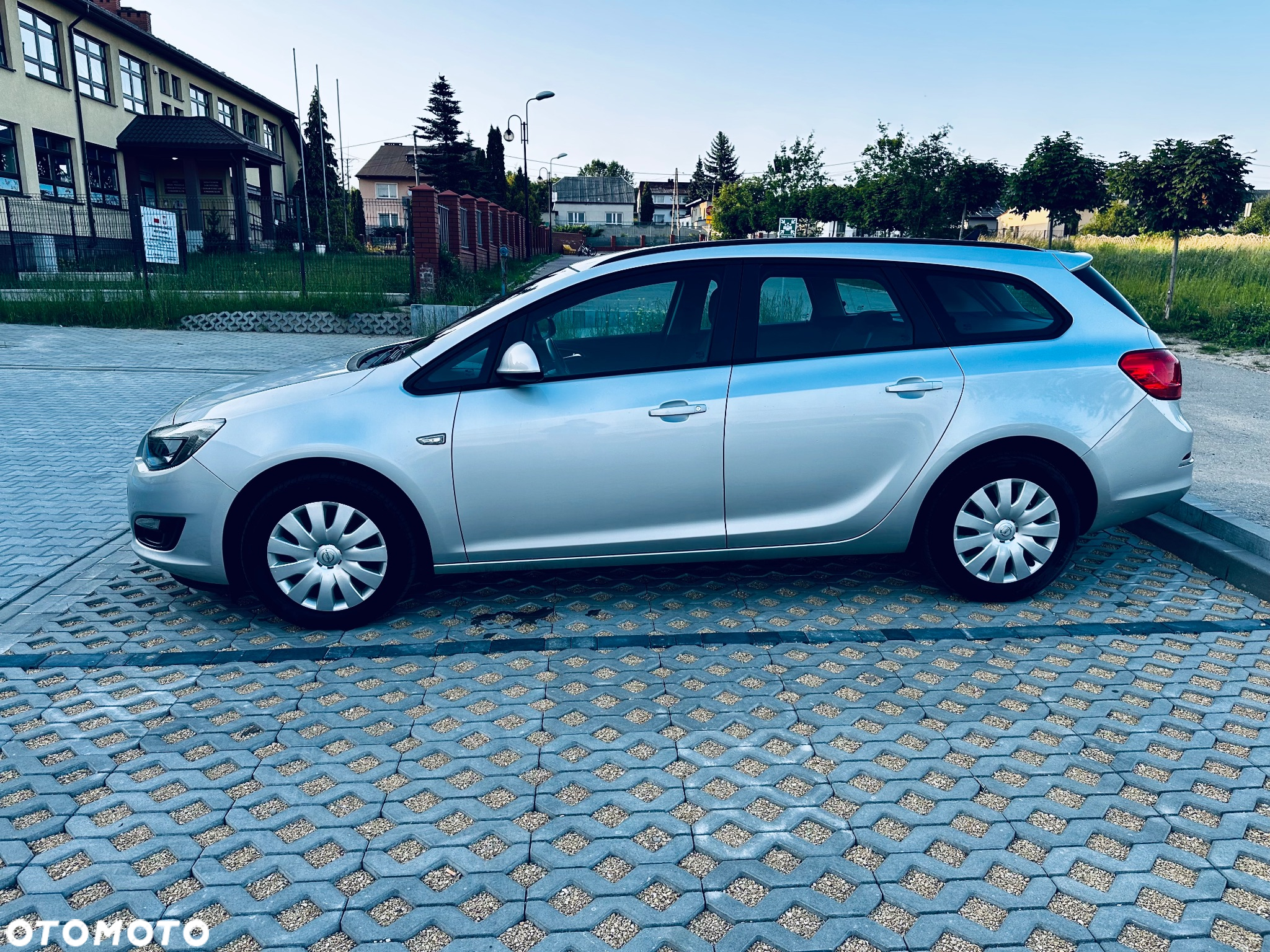Opel Astra 1.4 Turbo Sports Tourer Edition - 4