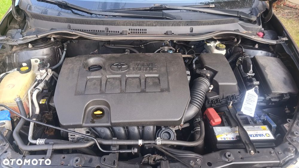 Toyota Auris 1.6 Premium Comfort - 31