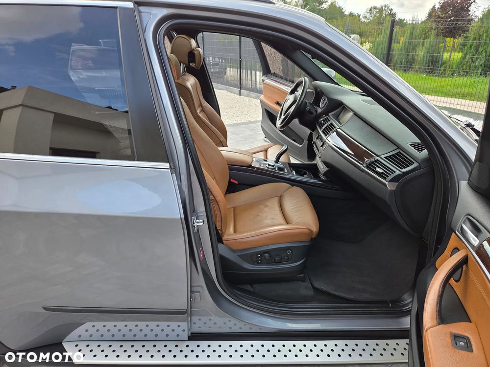 BMW X5 xDrive48i - 19