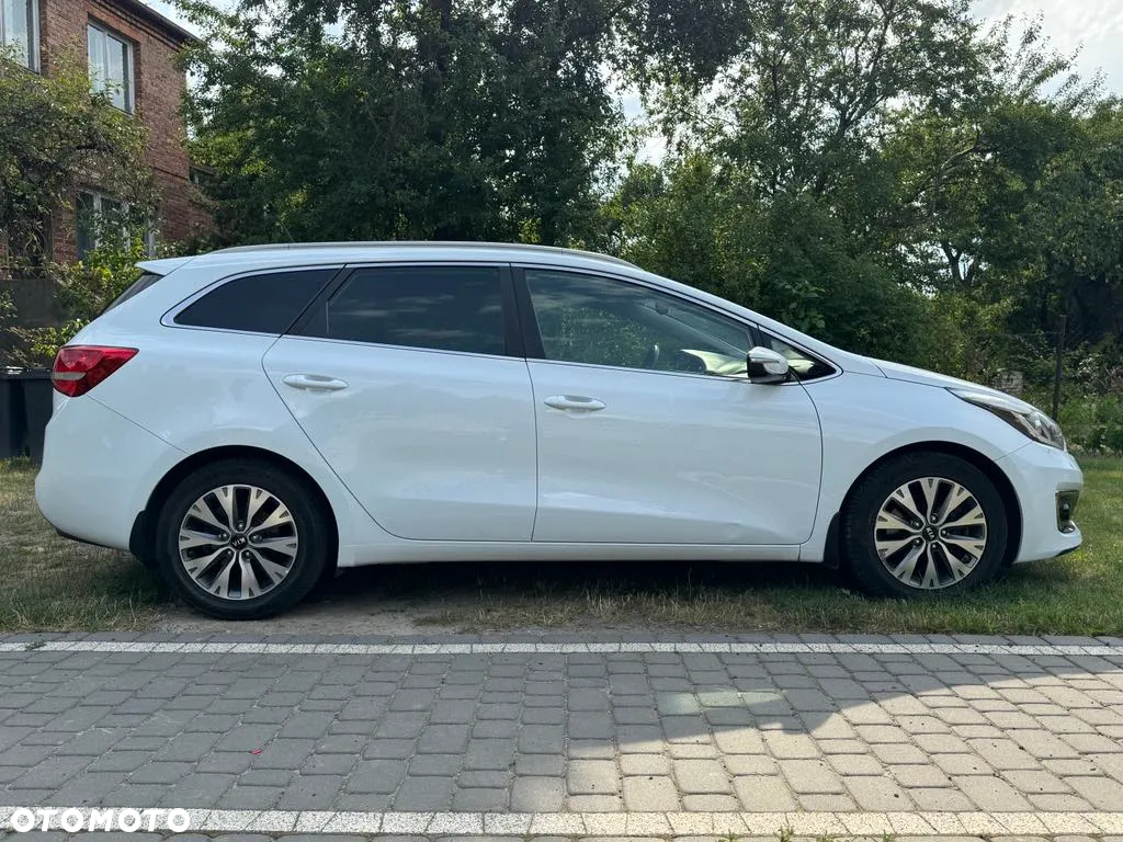 Kia Ceed - 8