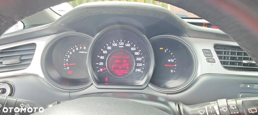Kia Ceed 1.4 L - 13
