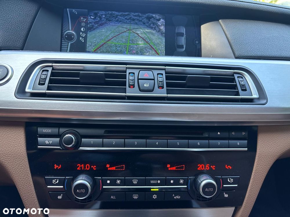 BMW Seria 7 - 27