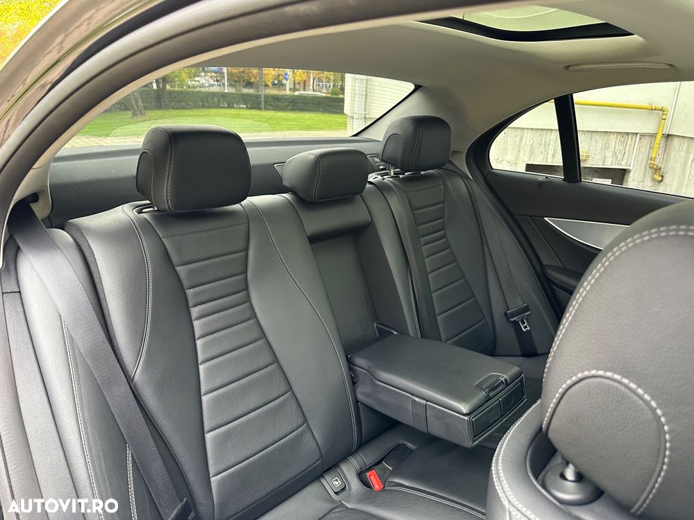 Mercedes-Benz E 220 d T 9G-TRONIC - 37