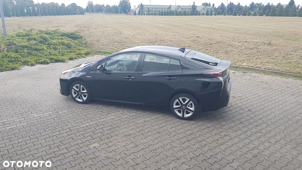 Toyota Prius Hybrid Executive - 16