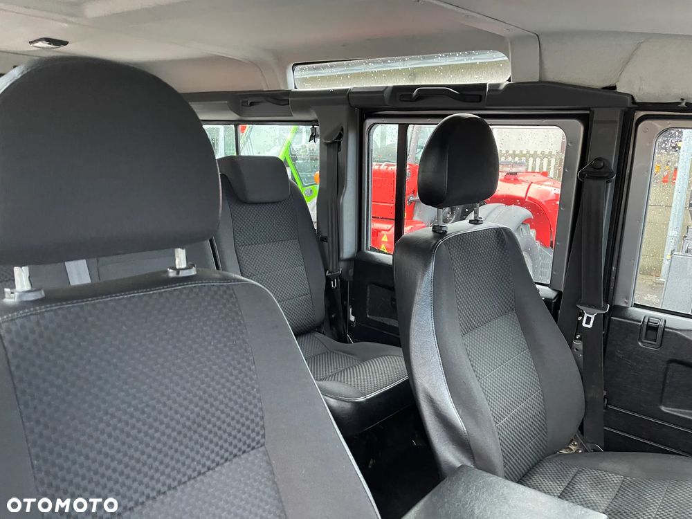 Land Rover Defender 110 DPF Station Wagon Adventure - 18