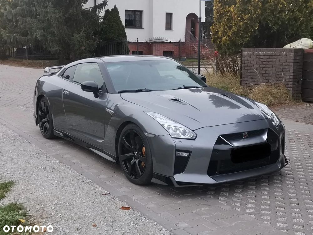 Nissan GT-R - 5