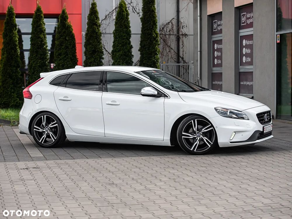 Volvo V40 T4 R-Design - 3