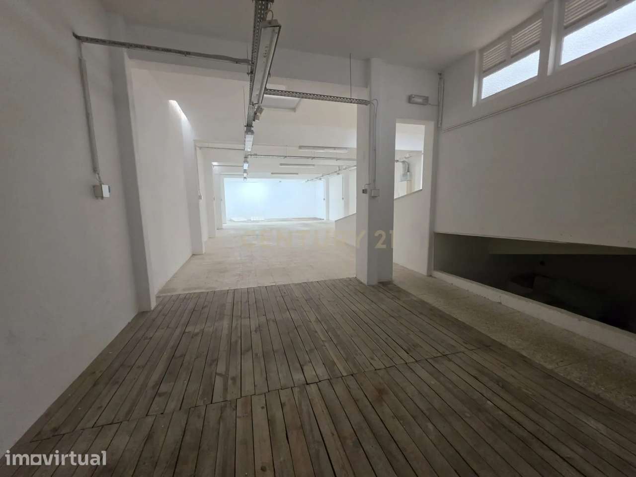 Loja com 190m2 e excelente localização em Alvalade - Grande imagem: 4/15