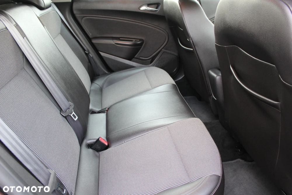 Opel Astra 1.4 T Cosmo S&S - 9