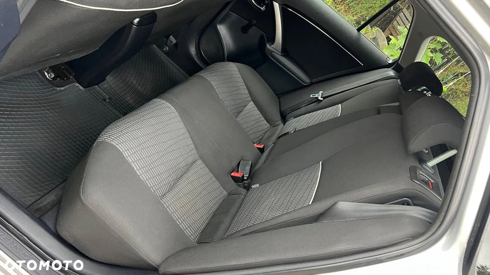 Toyota Avensis 2.0 D-4D Active - 6