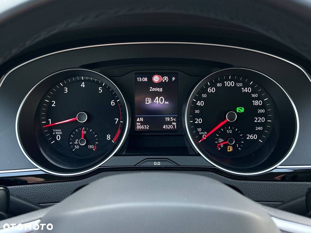 Volkswagen Passat Variant 2.0 TSI Business DSG - 24