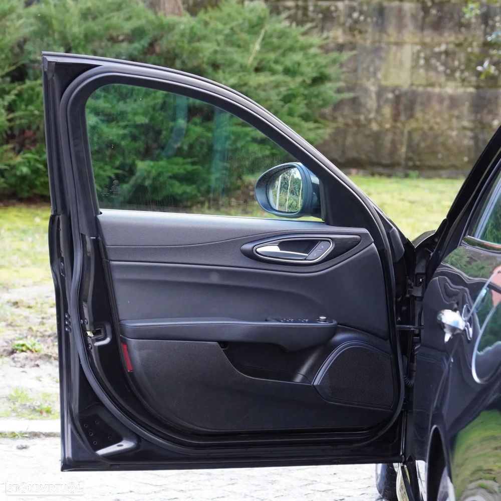 Alfa Romeo Giulia 2.2 D - 29