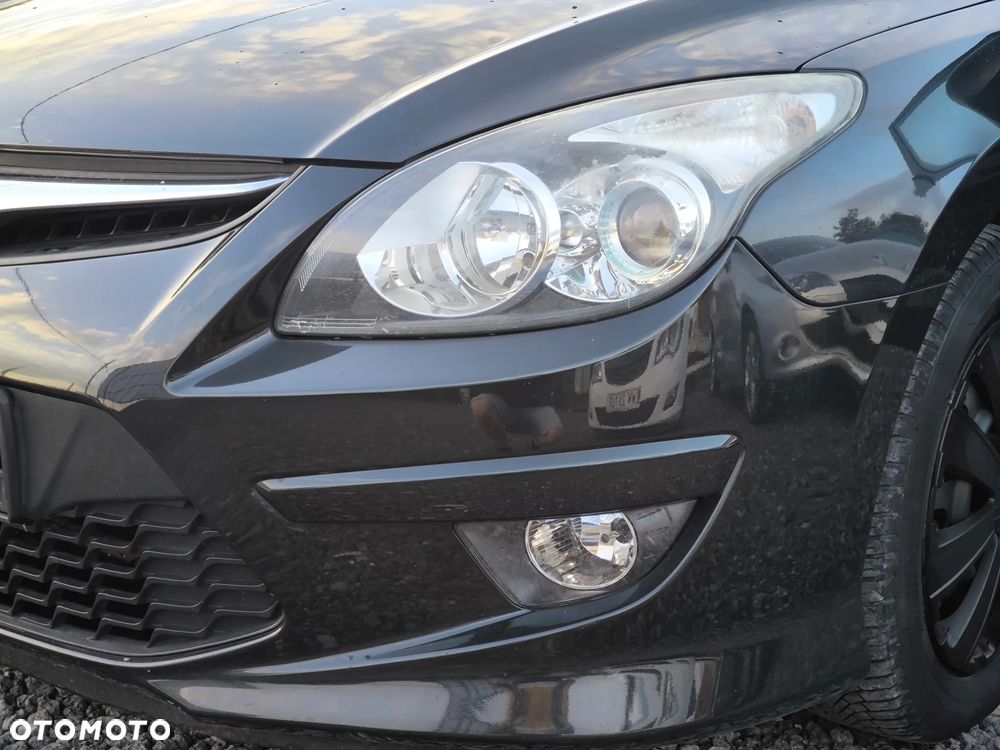 Hyundai i30 1.4 Base + EU5 - 17