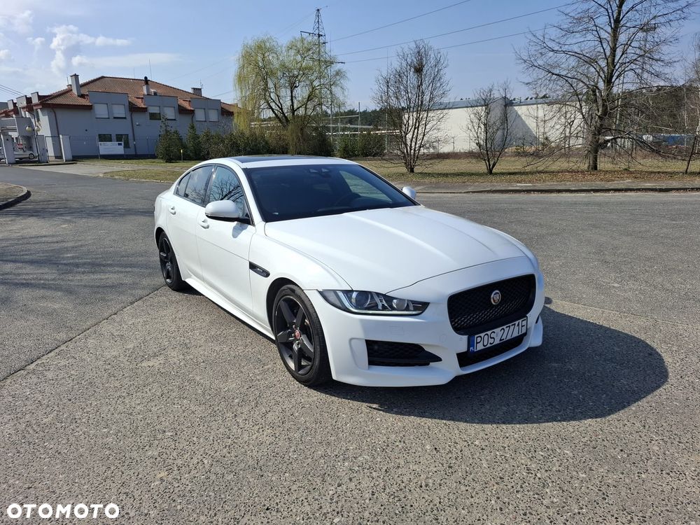 Jaguar XE 20d R-Sport - 1