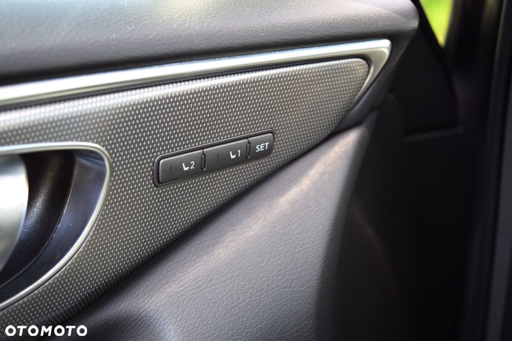 Infiniti Q50 2.0t Sport Sound Studio by Bose - 22