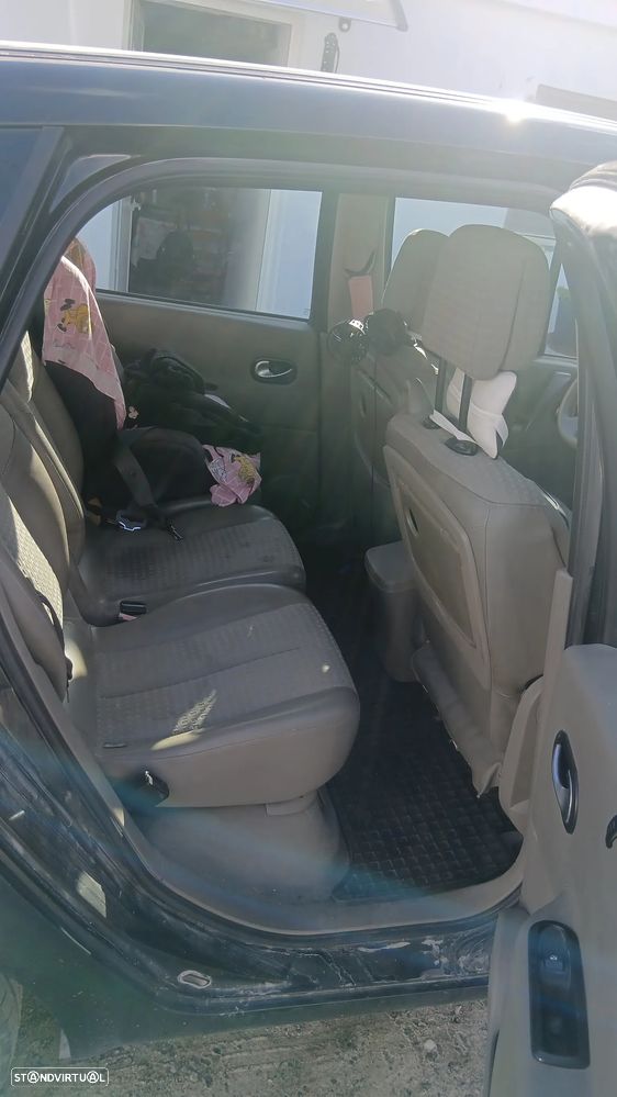 Renault Scénic 1.5 dCi Dynamique - 4