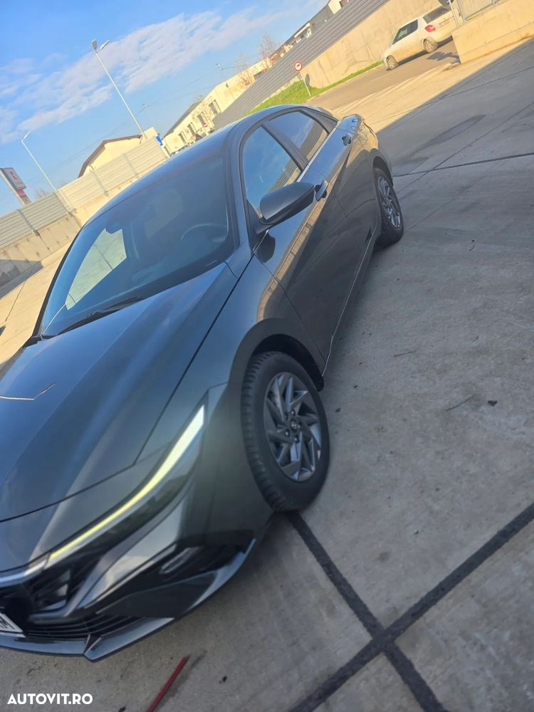 Hyundai Elantra 1.6 l 123 CP CVT Highway - 4