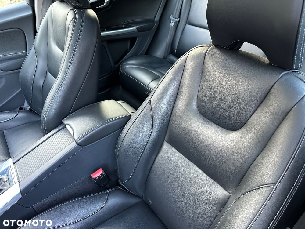 Volvo V60 D3 Geartronic Momentum - 16