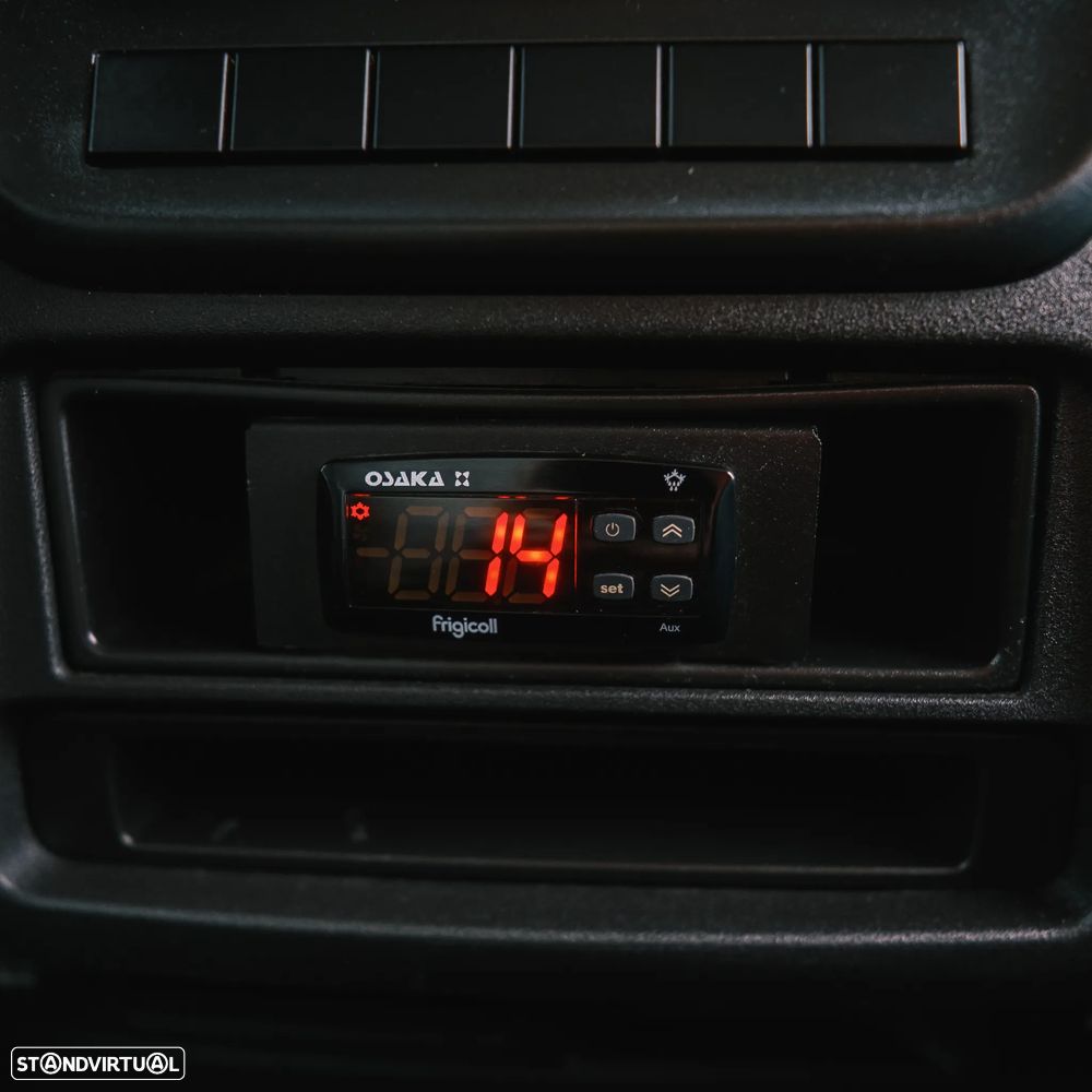 Iveco DAILY 2.3 35-120 FRIO/ISOTÉRMICA - 11