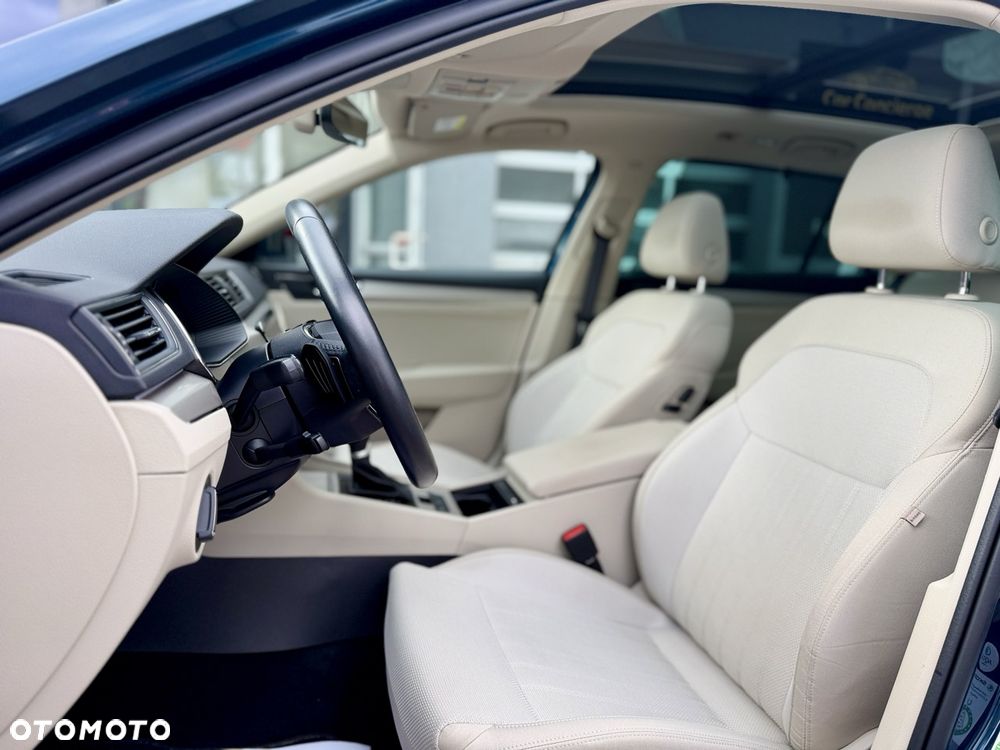 Skoda Superb 2.0 TDI DSG Premium Edition - 9