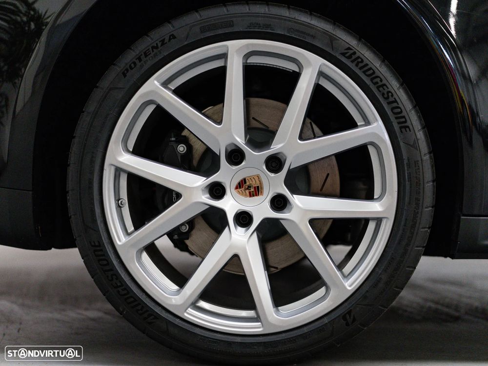 Porsche Panamera 4 E-Hybrid - 11